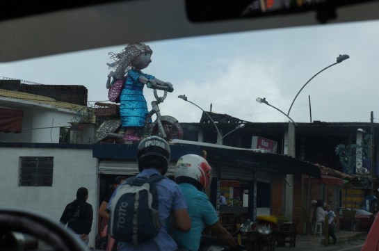 satul si sarbatoarea suspecta